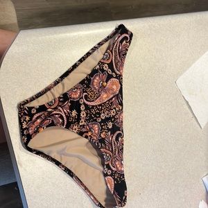 Shade and shore women’s paisley patterned swim bottoms